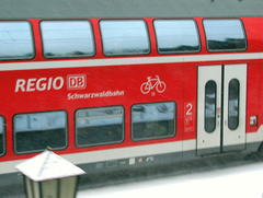 Doppelstockwagen auf der Schwarzwaldbahn